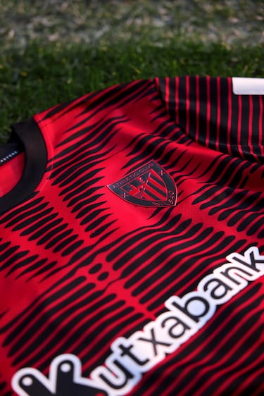 La equipación simboliza que el "rugido de los leones" es un sentimiento y una emoción que se hereda y se vive intensamente.