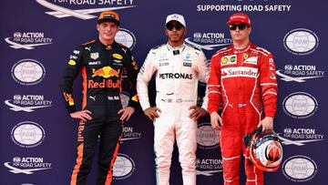 Lewis Hamilton en medio de Verstappen y Raikkonen en Malasia.