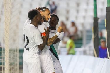 El Cádiz se lleva el Trofeo Puertas de Córdoba en la tanda de penaltis