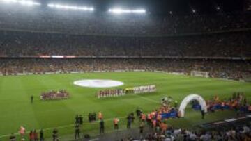 El Bar&ccedil;a dar&aacute; 90.000 banderas a los aficionados con el escudo del club en el centro y los colores de la bandera catalana en los extremos para dar colorido al Camp Nou.