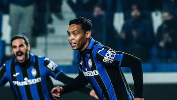 Luis Muriel celebra un gol con Atalanta