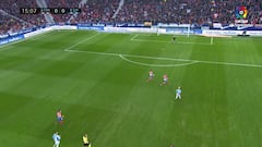 Borja Iglesias al borde del gol de LaLiga: una jugada sin igual