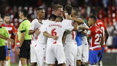 Los futbolistas del Sevilla celebran la victoria en Granada.