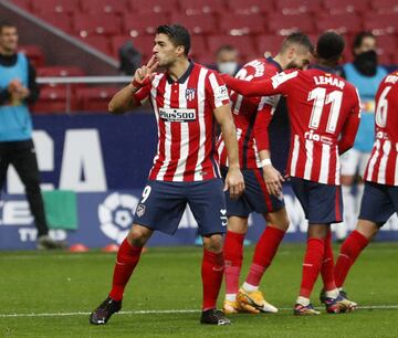 Luis Suárez celebrando el gol 2-0