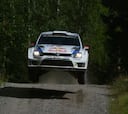 Latvala abre hueco sobre Kris Meeke y Sebastien Ogier