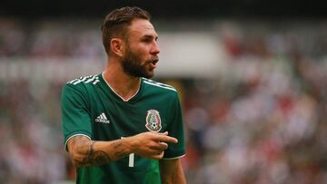 El lateral mexicano se mostró con decisión, recuperación e idea cuando iba al ataque. Estuvo cerca de anotar, pero su disparo terminó en el poste.