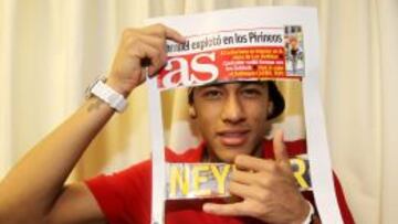 Neymar posó en Brasil para AS en septiembre de 2011