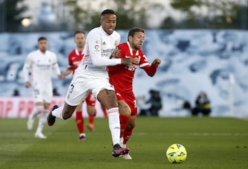 MIlitao y Papu Gómez.