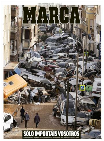 ¡°No camin¨¢is solos¡±: la prensa copa sus portadas con la cat¨¢strofe de la DANA