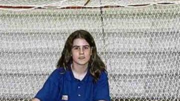 <b>SUPERACIÓN. </b>Berta Tarrida posa delante de la portería.