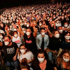 El ensayo con Love of Lesbian: 5.000 personas en el Palau Sant Jordi sin distancia pero con test