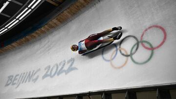 La piloto alemana Natalie Geisenberger compite durante la final individual de luge femenina en los Juegos Olímpicos de Invierno de Pekín 2022.