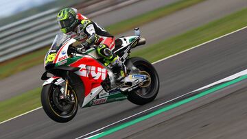 EPA277. NORTHAMPTON (REINO UNIDO), 24/08/2018.- El piloto brit&aacute;nico de MotoGP Cal Crutchlow, del equipo Honda, participa en una de las sesiones de entrenamientos libres para el Gran Premio de Gran Breta&ntilde;a de motociclismo en el circuito de Silverstone, en Northampton, Reino Unido, hoy, 24 de agosto de 2018. EFE/ Tim Keeton