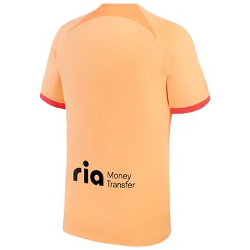 El Atlético de Madrid ha presentado la que será la tercera equipación para la temporada 22/23. De color naranja e inspirada en el fruto del madroño, icónico árbol presente en nuestro escudo y en el de la ciudad de Madrid.