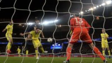 Un fantástico Courtois hace bueno el autobús de Mourinho