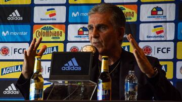 Queiroz en rueda prensa hablando de las 40 conovocados