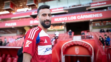 Abde Rebbach, durante su presentación con el Granada.