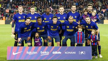 Los jugadores del Barcelona salieron con camisetas de apoyo a Rafinha.