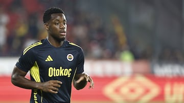 Jhon Durán es criticado en Turquía