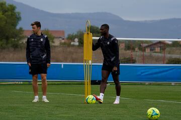 Es difícil encontrar fotos de Saúl con el Alavés que no sean en un entrenamiento.