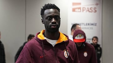 Davinson Sánchez en viaje con Galatasaray.