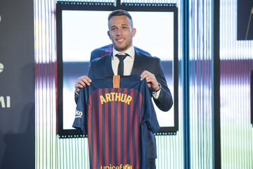 Presentación de Arthur como nuevo jugador del Fútbol Club Barcelona.
