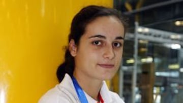 &Aacute;ngela Salvadores a su llegada a Barajas despu&eacute;s de conseguir el bronce en el Europeo de Portugal.