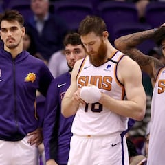 Desastre de los Suns para complicarse aún más los playoffs