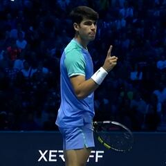 Cuando Alcaraz pone el toque de magia, la pista se rinde a sus pies: y esto lo hace en un mal día...