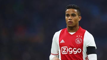 El extremo holandés del Ajax, Justin Kluivert, durante un encuentro.