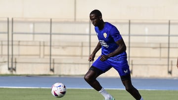 Mendes, en un entrenamiento con el Almería.