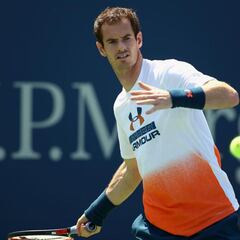 Murray "doing all he can" to get fit for Wimbledon says Mum