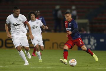 Bocanegra y Cardozo le dieron el triunfo al equipo paraguayo. Murillo descontó de cabeza para el local.