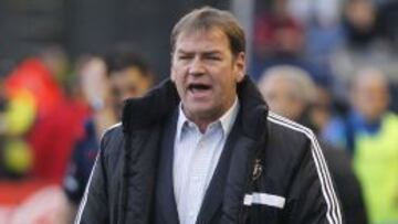 Urban, técnico rojillo.