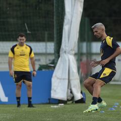 Salva Sevilla se pone en marcha