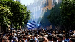 Sevilla se llena de colchoneros y txuri-urdines