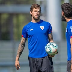 Iñigo Martínez: "Seguro que estaremos ahí arriba al final"