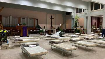 Camas instaladas en la iglesia de un hospital en la provincia de Turín
10/11/2020
