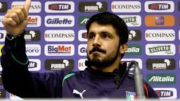 <b>EMOCIONADO. </b>Gattuso se emocionó ayer al anunciar su adiós.