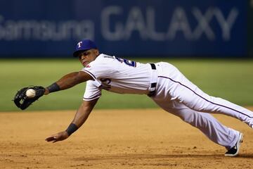 El tercera base de Texas sigue en un gran nivel a sus 39 años. Los Dodgers le dieron la bienvenida al nacido en Santo Domingo, pero en 2005 pasó a los Mariners. Posteriormente, el diestro firmó con los Red Sox y, tras un año de contrato, se fue a los Rangers. Con 461 home runs y 1,637 carreras impulsadas, Beltré es una pieza fundamental para los del sur de Estados Unidos.