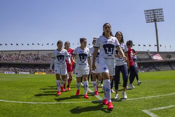 Pumas Femenil dio a conocer el jueves 28 de mayo su primer caso positivo de coronavirus. A través de un comunicado oficial, Club Universidad explicó que “la futbolista se encuentra estable y en aislamiento bajo la supervisión médica del club, de acuerdo con los protocolos de la Secretaría de Salud”.