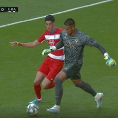 Lo de la portería del Madrid ya es epidemia... el incomprensible penalti-meme de Areola