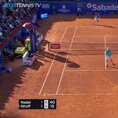 Bola de partido y Nadal hace uno de sus mejores puntos del año: deléitense...