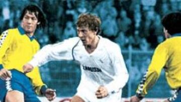 <B>DI STÉFANO</b> "Me dijo en Cádiz: Nene, calienta que vas a salir. Me temblaban las piernas"