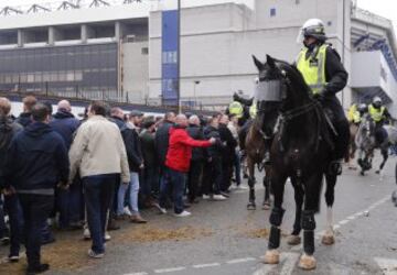 Pelea entre los seguidores del Tottenham y el Millwall