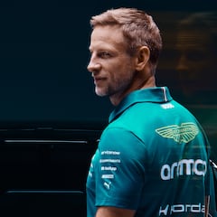 Button aterriza en Aston Martin