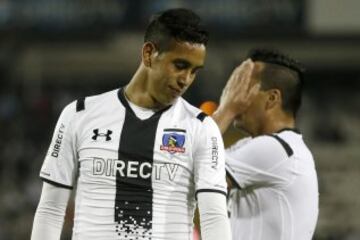 Fútbol, Colo Colo v Deportes Copiapó.
Copa Chile 2015.
El jugador de Colo Colo, Andres Vilches, izquierda, se lamenta tras desperdiciar una ocasión de gol contra Deportes Copiapó durante el partido de cuartos de final de la Copa Chile 2015 disputado en el estadio Monumental de Santiago, Chile.
22/10/2015
Andrés Piña/Photosport********
