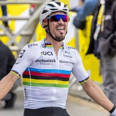 Alaphilippe: "Llevar el arcoíris me motiva aún más para 2022"