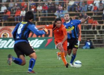 Rodrigo Pérez: Gran lateral izquierdo de los '90 y 2000 que jugó en el tremendo equipo de Cobreloa que ganó tres títulos entre 2003 y 2004. También fue campeón en Perú.