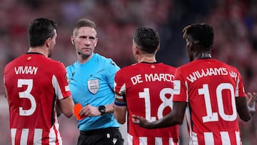 BILBAO, SPAIN - MAY 01: Oscar de Marcos, Nico Williams of Athletic Club react after Daniel Vivian of Athletic Club is shown a red card from referee Espen Eskas during the UEFA Europa League 2024/25 Semi Final First Leg match between Athletic Bilbao and Manchester United at San Mames Stadium on May 01, 2025 in Bilbao, Spain. (Photo by Juanma - UEFA/UEFA via Getty Images)